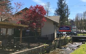 Howard Johnson By Wyndham Downtown Gatlinburg